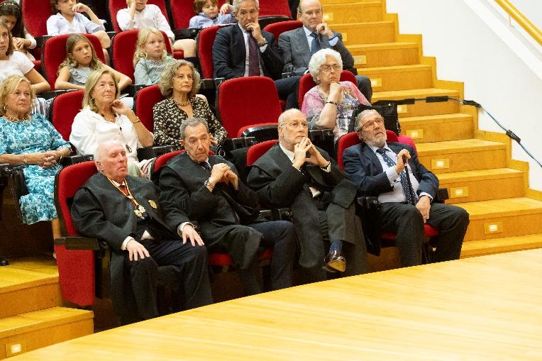 Homenaje a compañeros